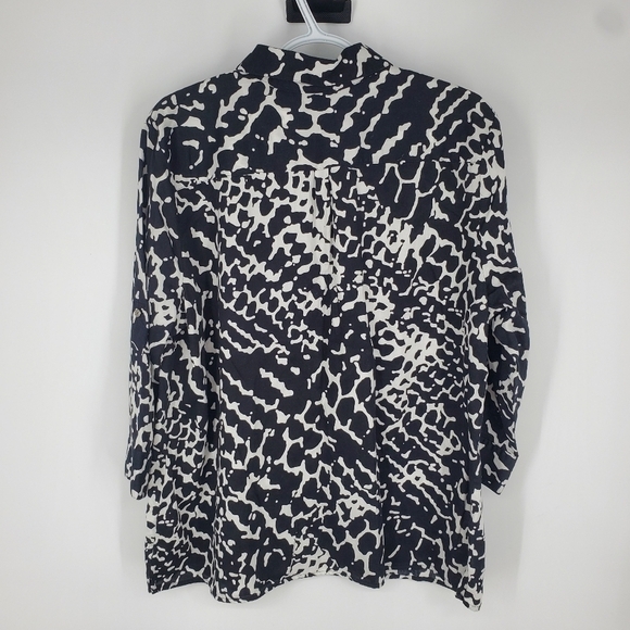 Jaclyn Smith Top 3 / 4 Roll Tab Sleeve Black White Print Button Up Size XXL - Picture 9 of 11